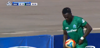 HIT! Piłkarz w Kenii po strzeleniu gola, wziął piłkę i... xD [VIDEO]